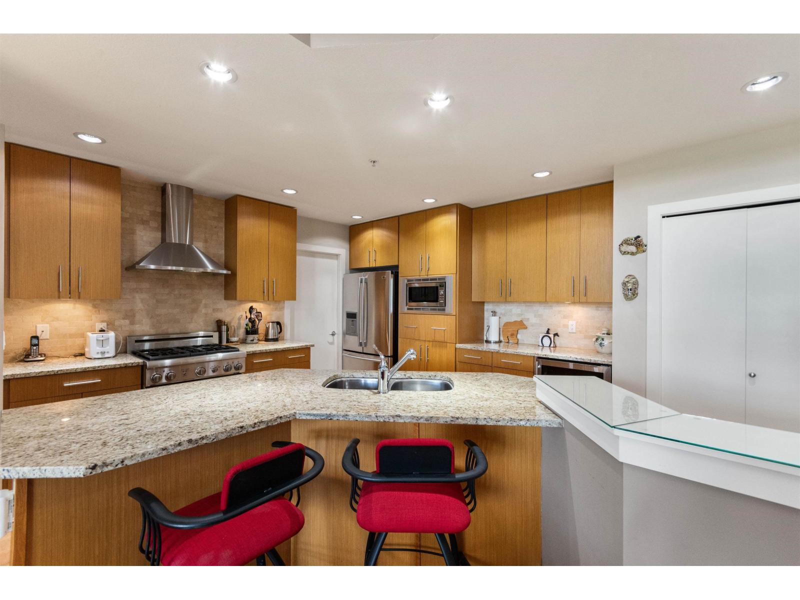 305 16499 64 Avenue, Surrey, British Columbia V3S 6V7 - Photo 17 - R3102843