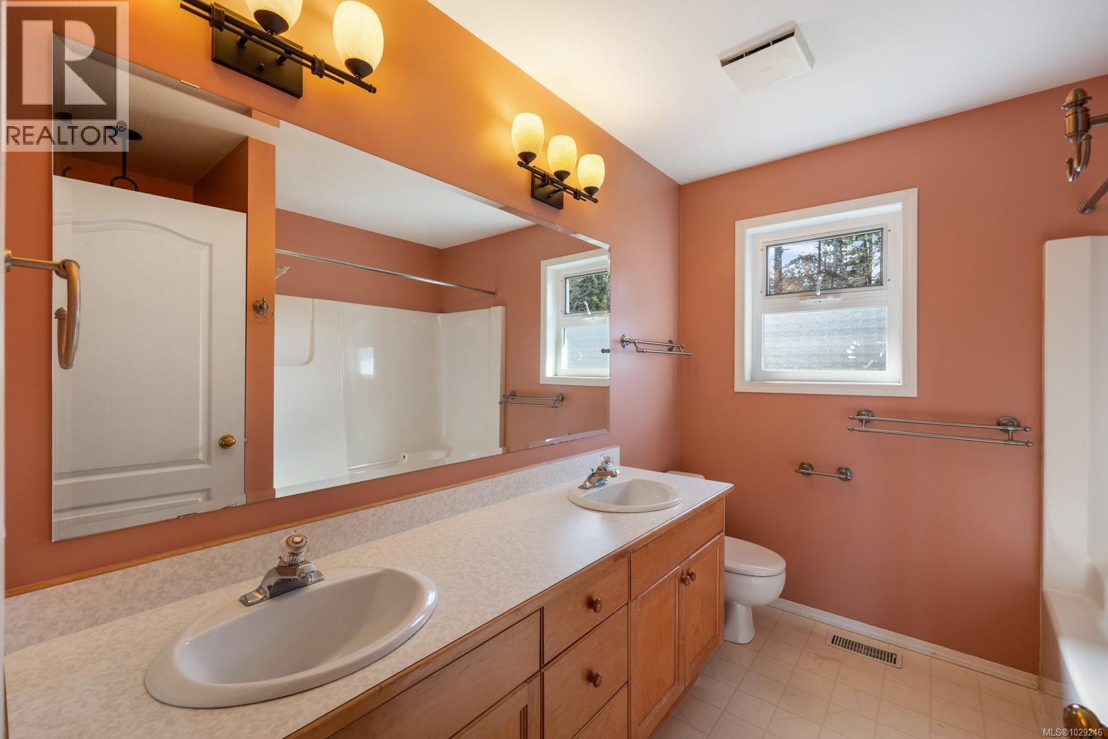 6349 Eagles Dr, Courtenay, British Columbia  V9J 1V4 - Photo 42 - 1029246