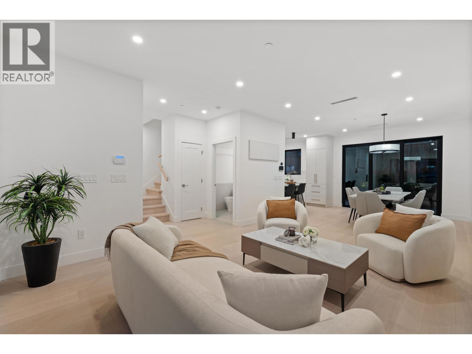 3670 Fleming Street, Vancouver, British Columbia  V5N 3V8 - Photo 4 - R3103269