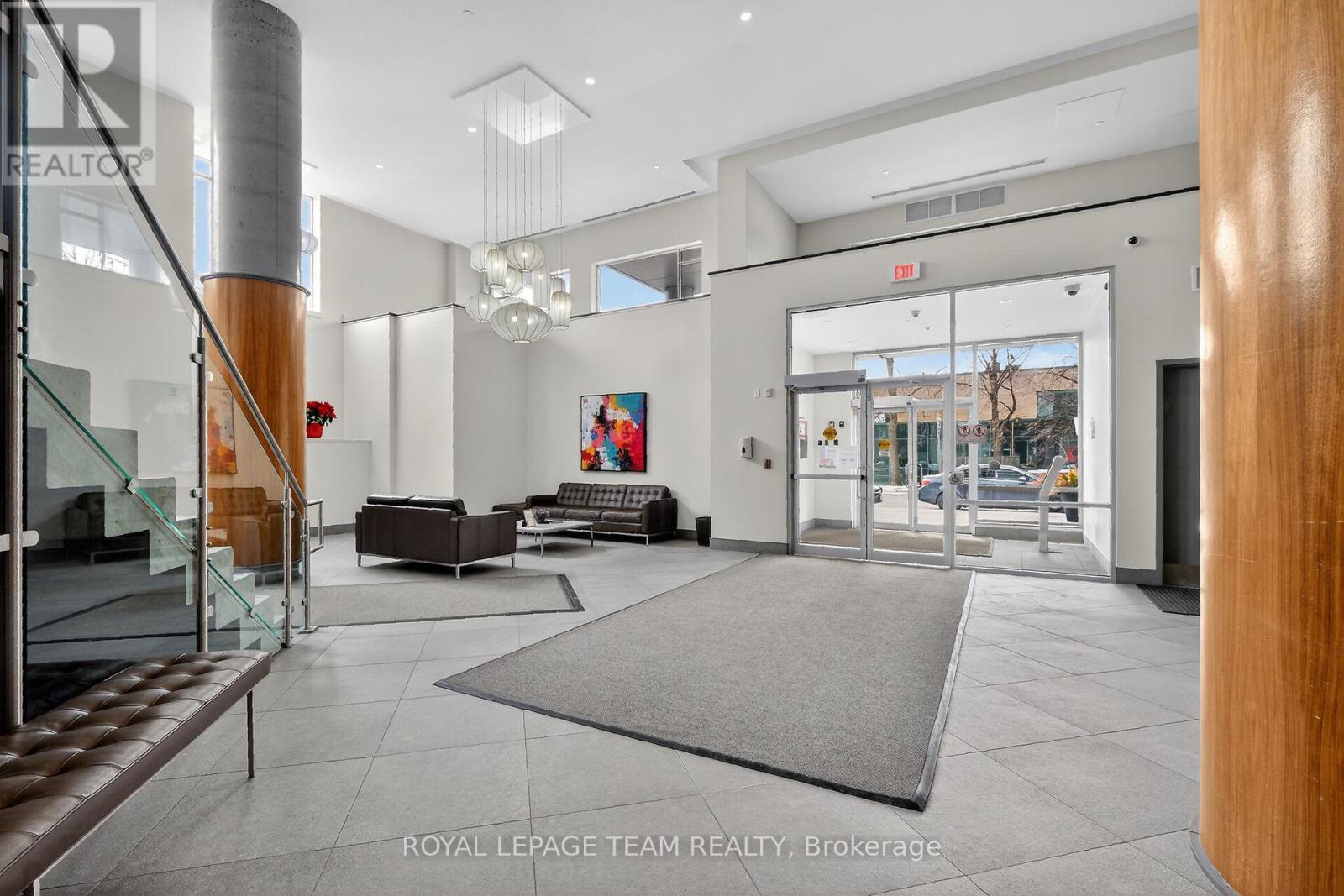 220 - 7 Marquette Avenue, Ottawa, Ontario  K1L 8A7 - Photo 4 - X12921860