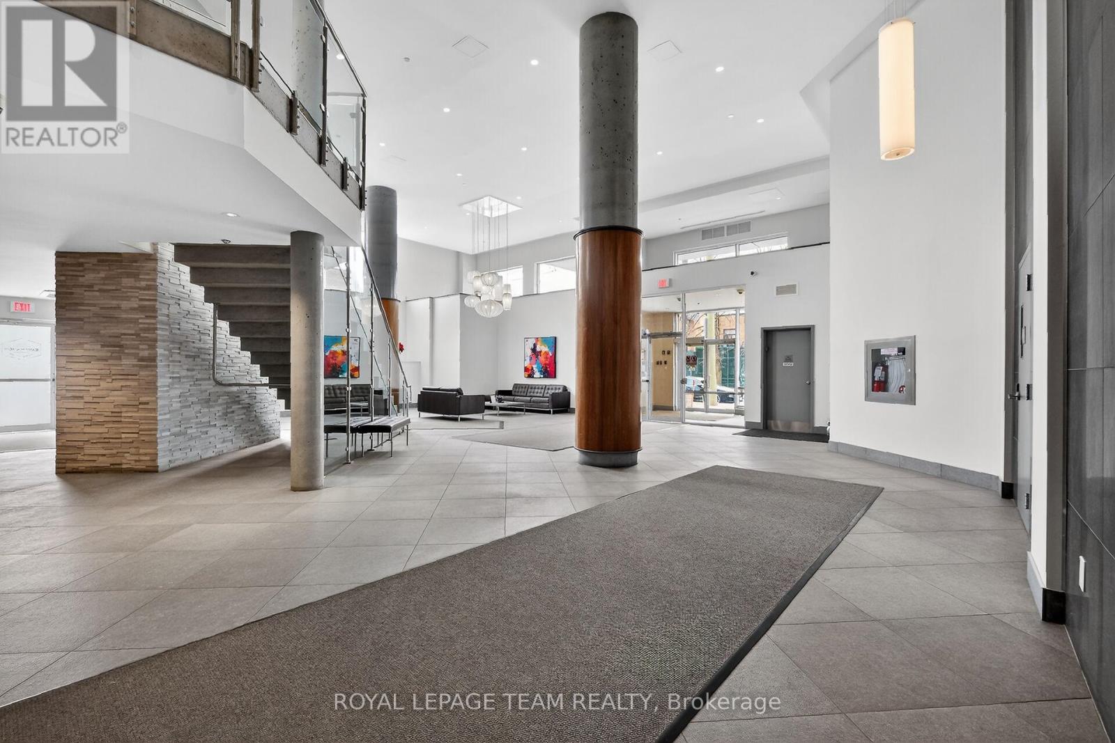 220 - 7 Marquette Avenue, Ottawa, Ontario  K1L 8A7 - Photo 5 - X12921860