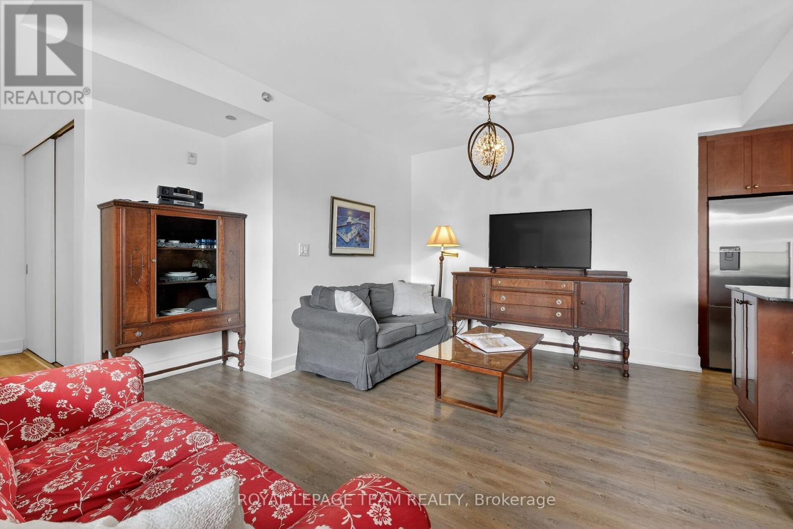 220 - 7 Marquette Avenue, Ottawa, Ontario  K1L 8A7 - Photo 9 - X12921860