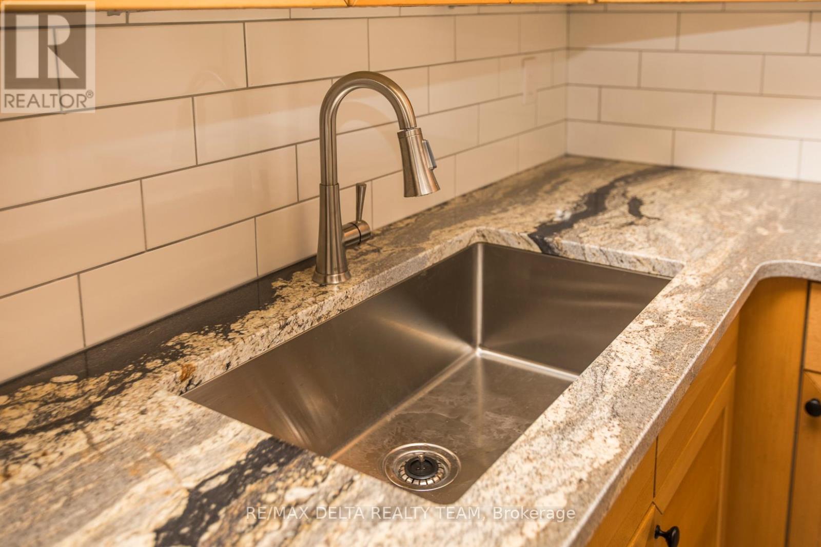 8 - 323 Monica Crescent, Ottawa, Ontario  K1E 3N6 - Photo 16 - X12921886