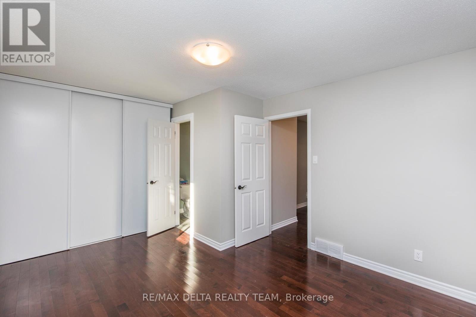 8 - 323 Monica Crescent, Ottawa, Ontario  K1E 3N6 - Photo 28 - X12921886