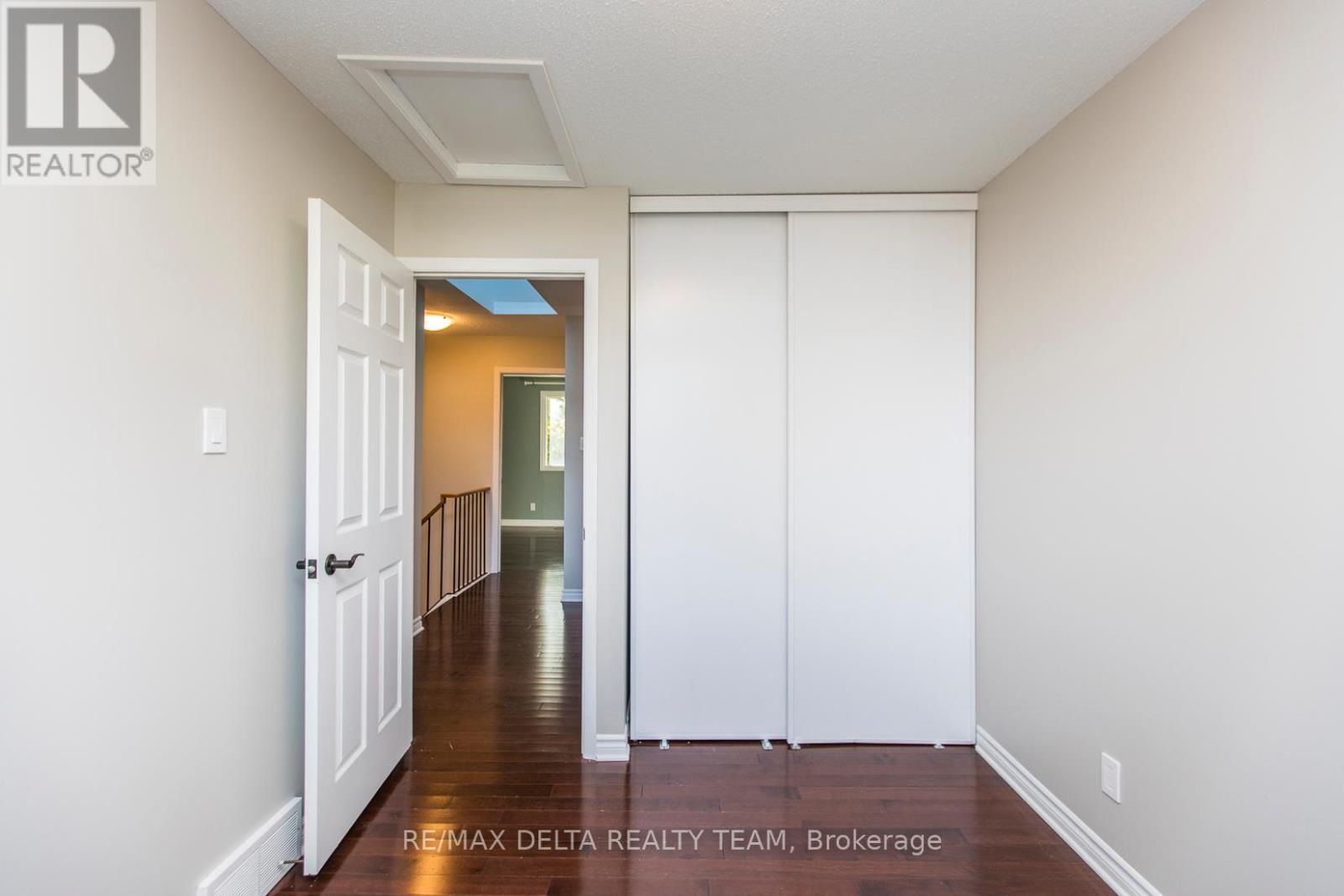 8 - 323 Monica Crescent, Ottawa, Ontario  K1E 3N6 - Photo 36 - X12921886