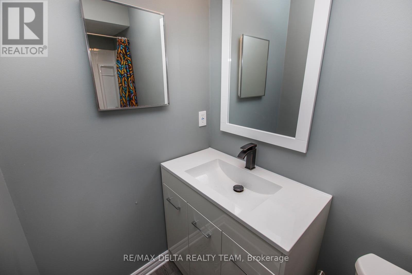 8 - 323 Monica Crescent, Ottawa, Ontario  K1E 3N6 - Photo 38 - X12921886