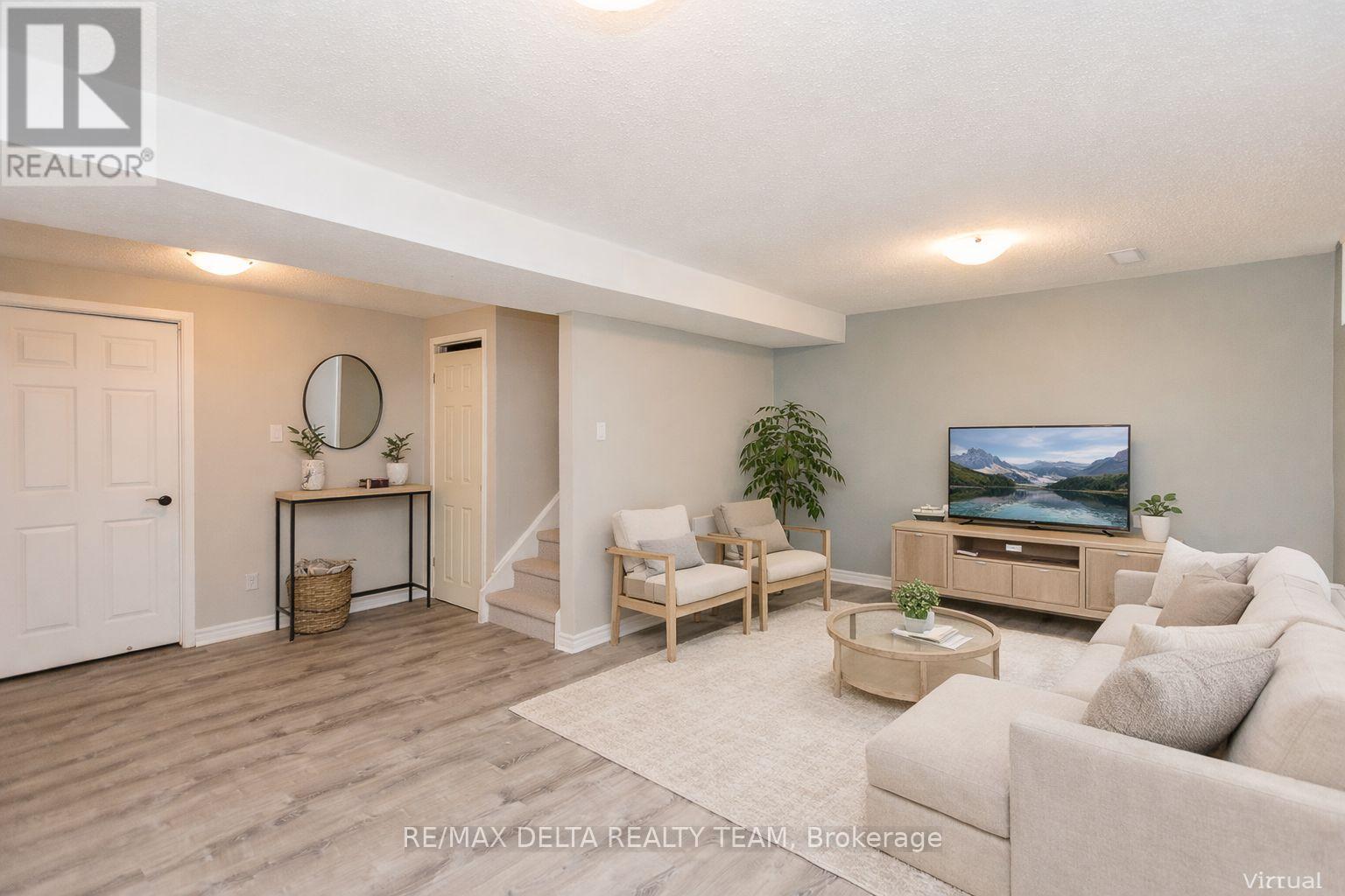 8 - 323 Monica Crescent, Ottawa, Ontario  K1E 3N6 - Photo 44 - X12921886