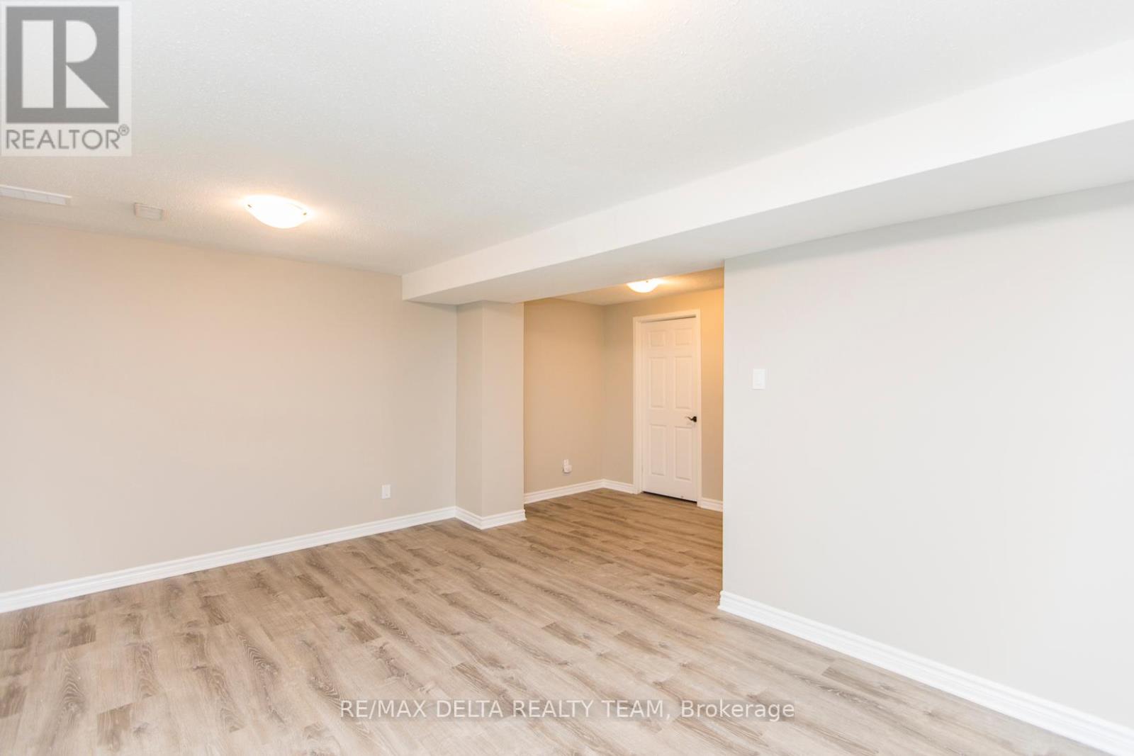 8 - 323 Monica Crescent, Ottawa, Ontario  K1E 3N6 - Photo 45 - X12921886