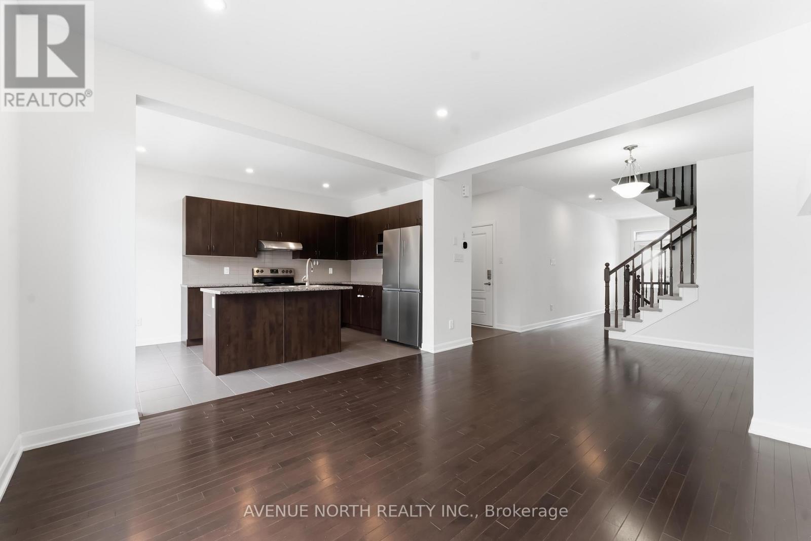 2082 Caltra Crescent, Ottawa, Ontario  K2J 6V4 - Photo 11 - X12921914