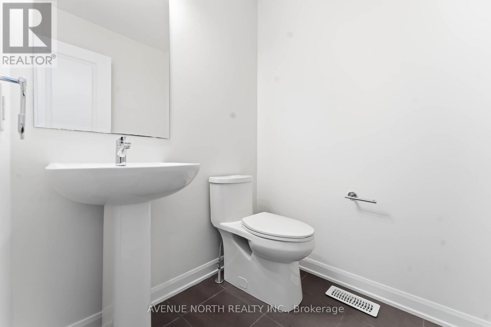 2082 Caltra Crescent, Ottawa, Ontario  K2J 6V4 - Photo 16 - X12921914