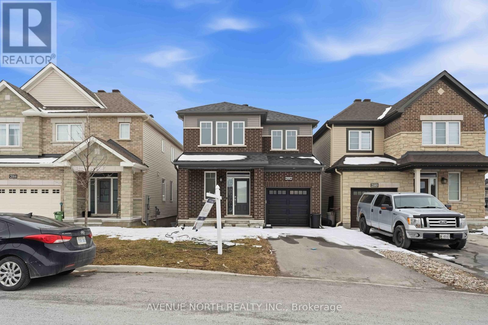 2082 Caltra Crescent, Ottawa, Ontario  K2J 6V4 - Photo 3 - X12921914