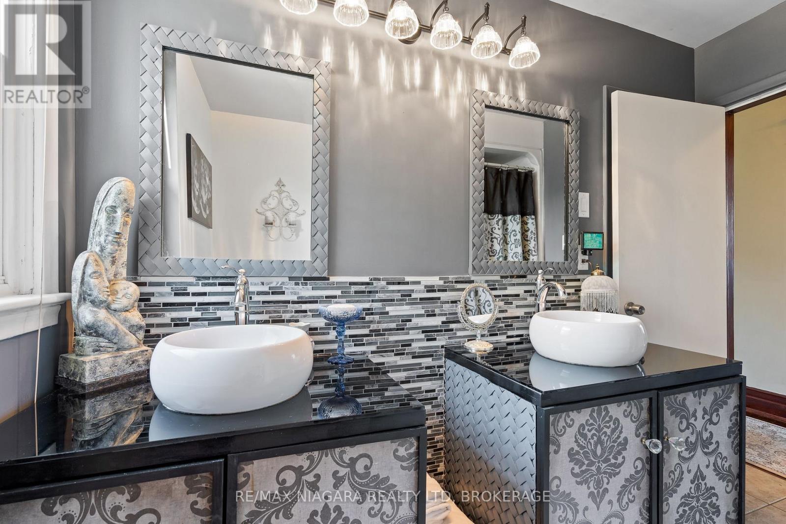 2 Carleton Street N, Thorold, Ontario  L2V 2A3 - Photo 18 - X12921850