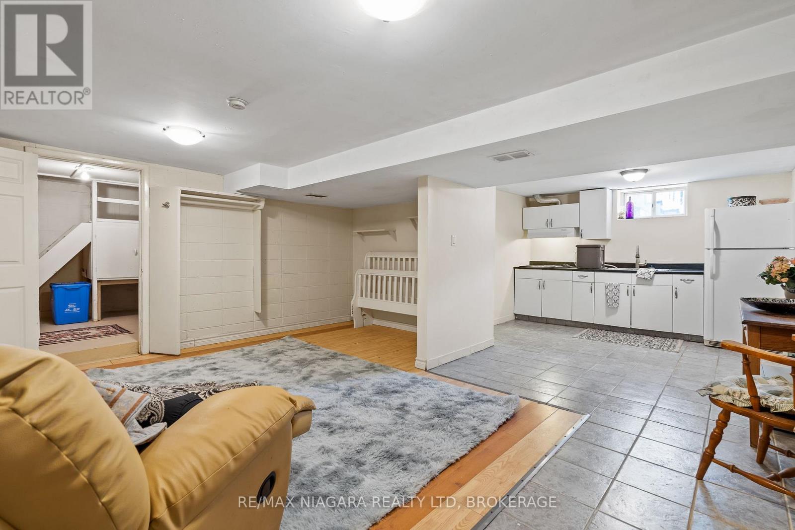 2 Carleton Street N, Thorold, Ontario  L2V 2A3 - Photo 24 - X12921850