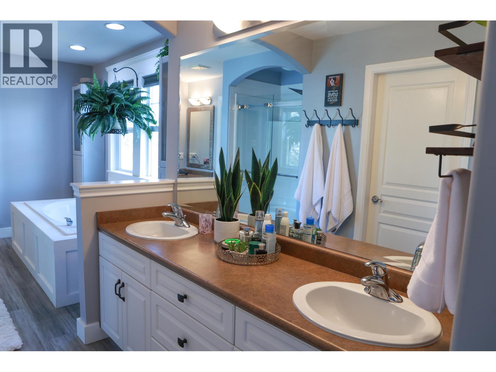 24170 Hill Avenue, Maple Ridge, British Columbia  V2W 2C9 - Photo 3 - R3100520