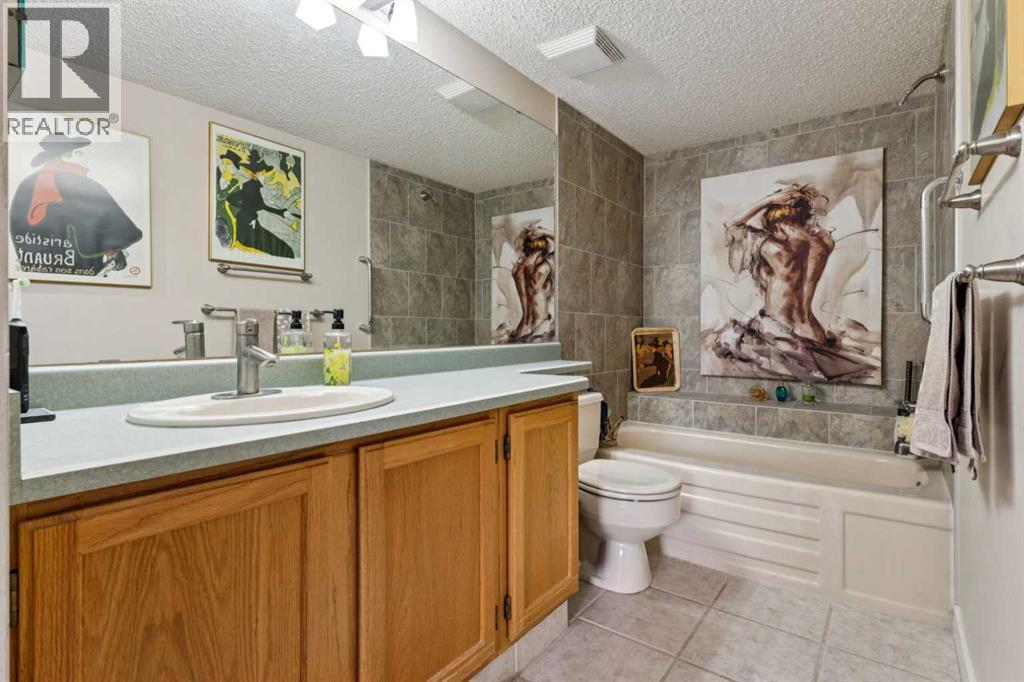 302, 2425 90 Avenue SW, Calgary, Alberta  T2V 4X8 - Photo 12 - A2296385