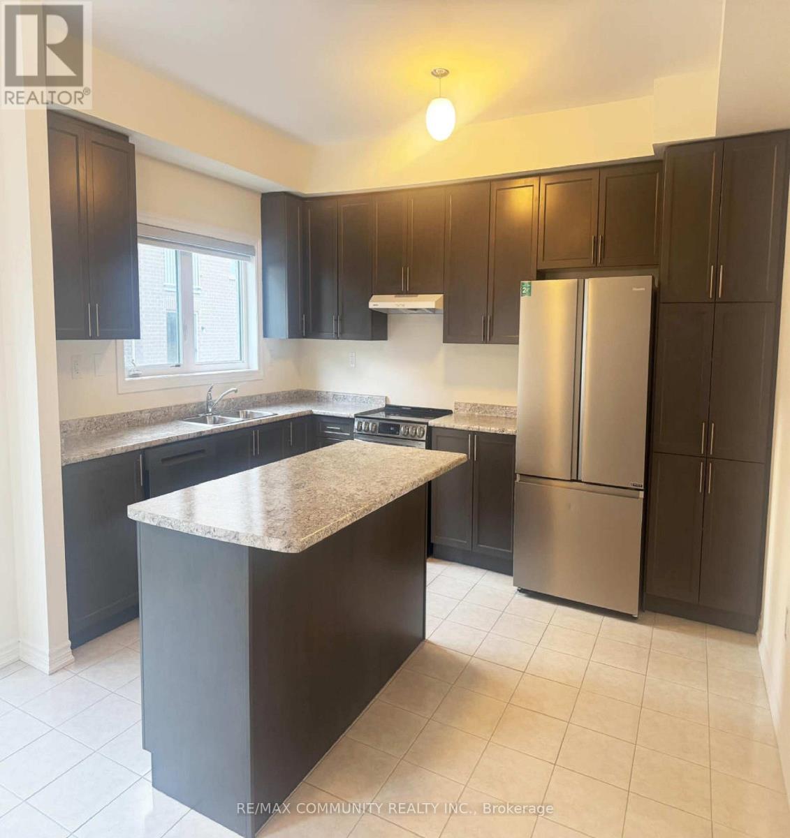 2634 Apricot Lane S, Pickering, Ontario  L1X 0M4 - Photo 3 - E12921840