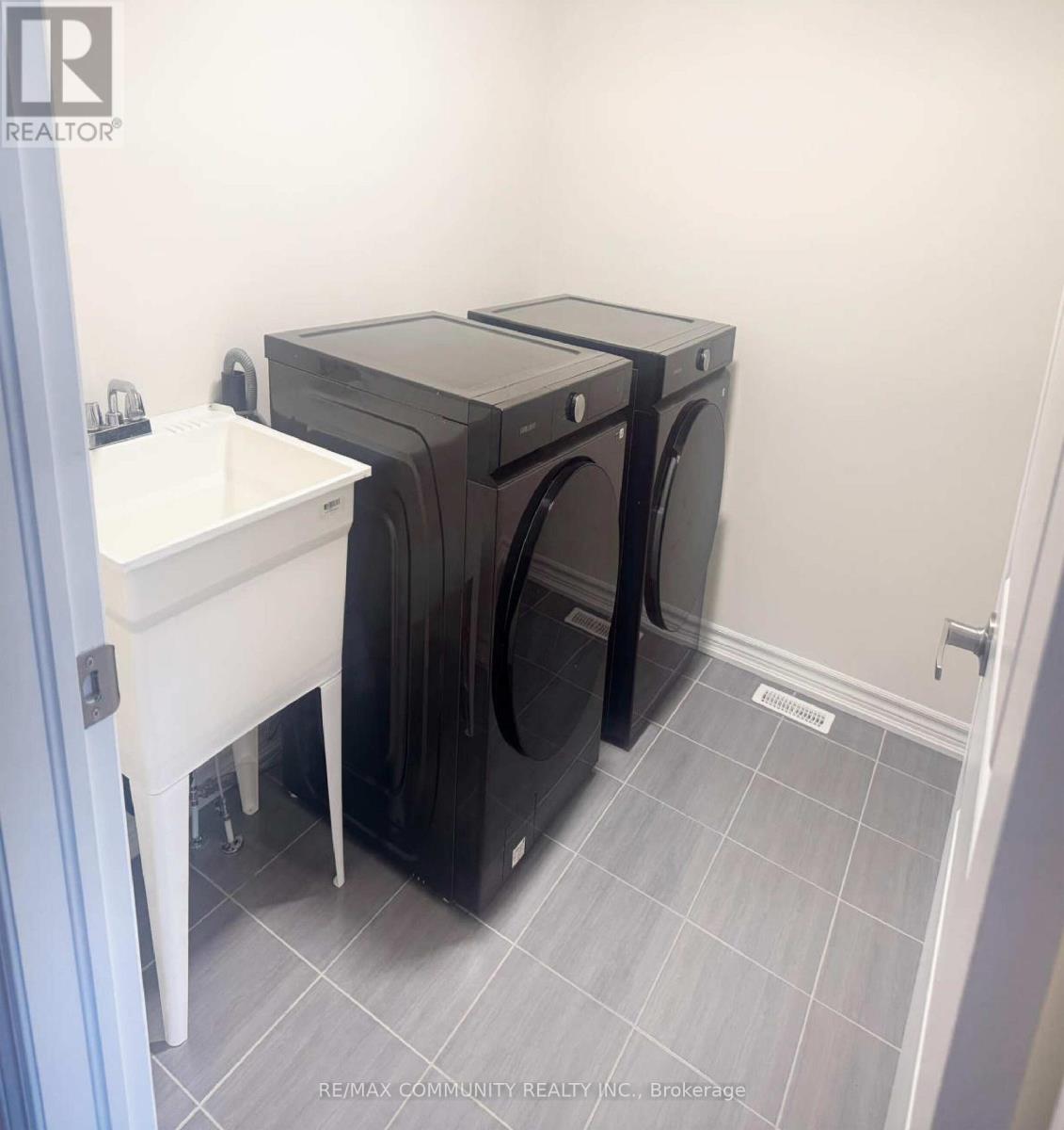 2634 Apricot Lane S, Pickering, Ontario  L1X 0M4 - Photo 9 - E12921840