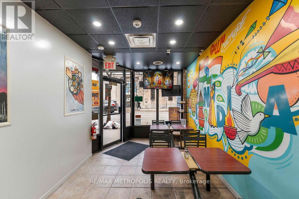 24 SIMCOE STREET N, Oshawa, Ontario