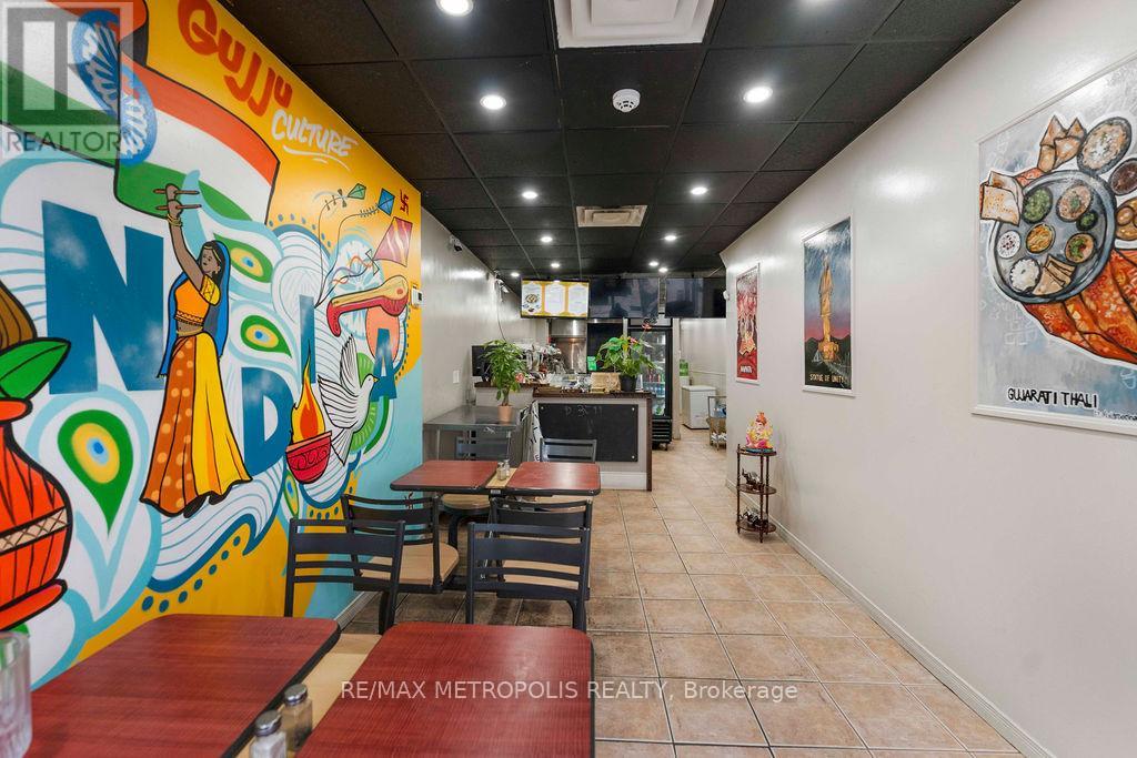 24 Simcoe Street N, Oshawa, Ontario  L1H 8C1 - Photo 2 - E12921852