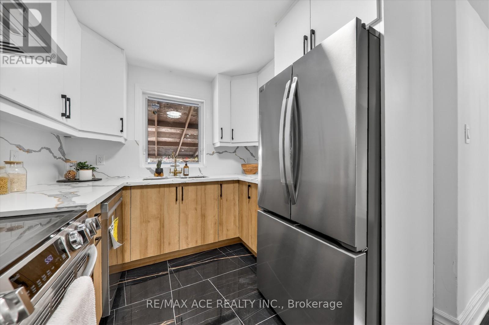 233 Oakridge Drive, Toronto, Ontario  M1M 2B5 - Photo 16 - E12921880