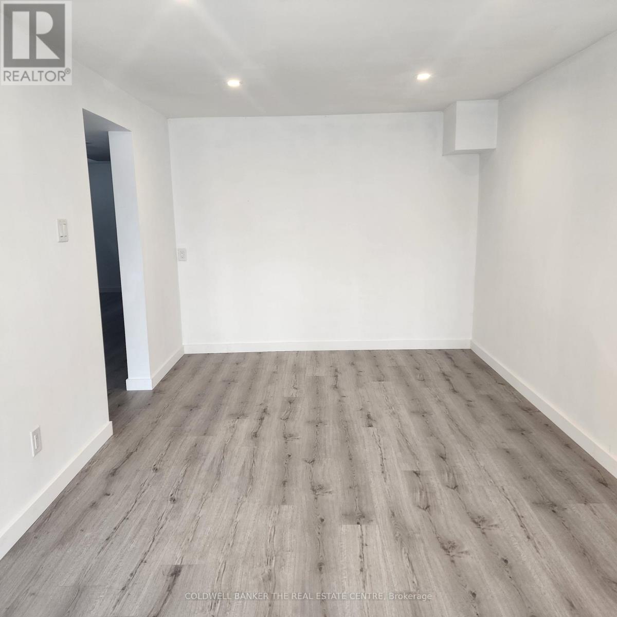 B - 38 Ferguson Drive, Barrie, Ontario  L4N 7B4 - Photo 3 - S12921904