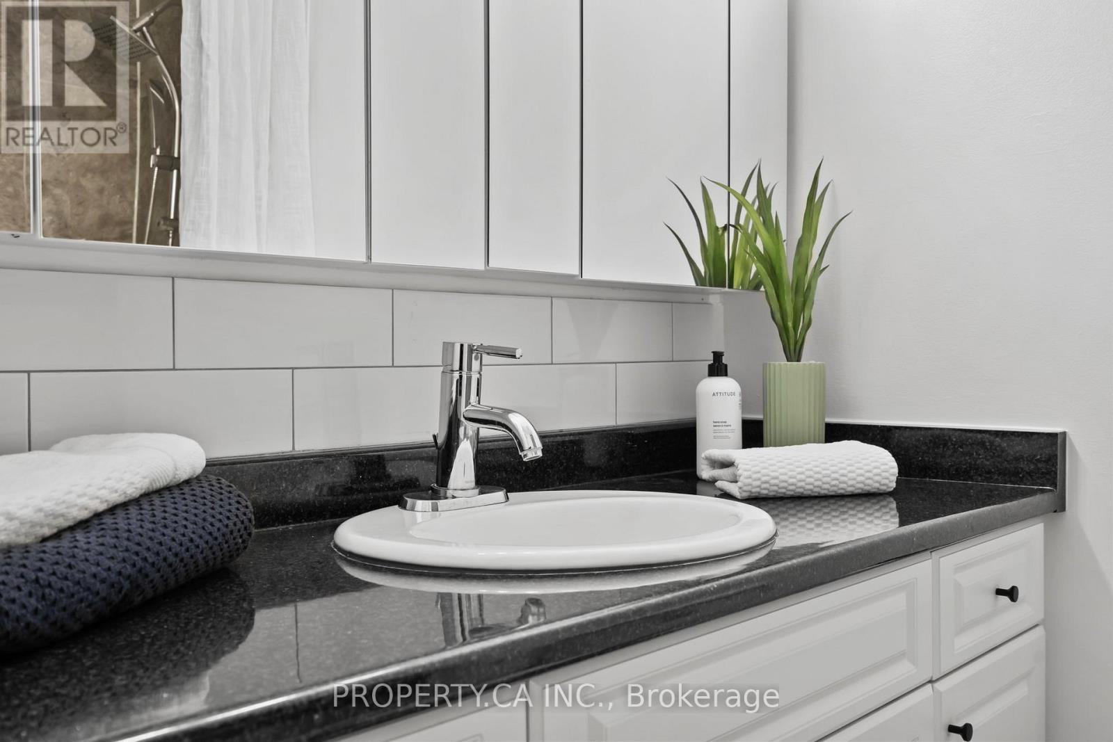 179 - 1055 Dundas Street E, Mississauga, Ontario  L4Y 3X6 - Photo 18 - W12921858