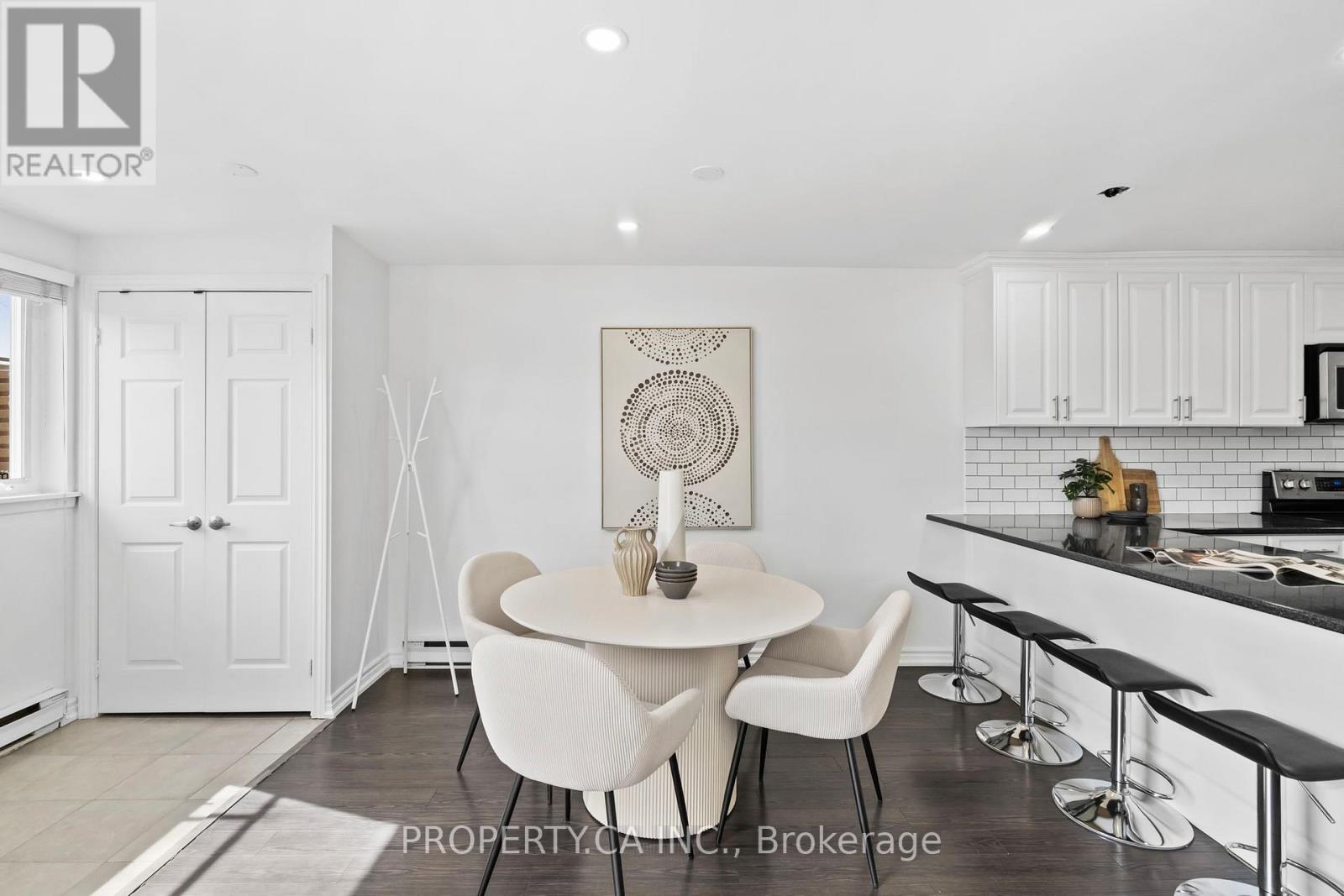 179 - 1055 Dundas Street E, Mississauga, Ontario  L4Y 3X6 - Photo 2 - W12921858