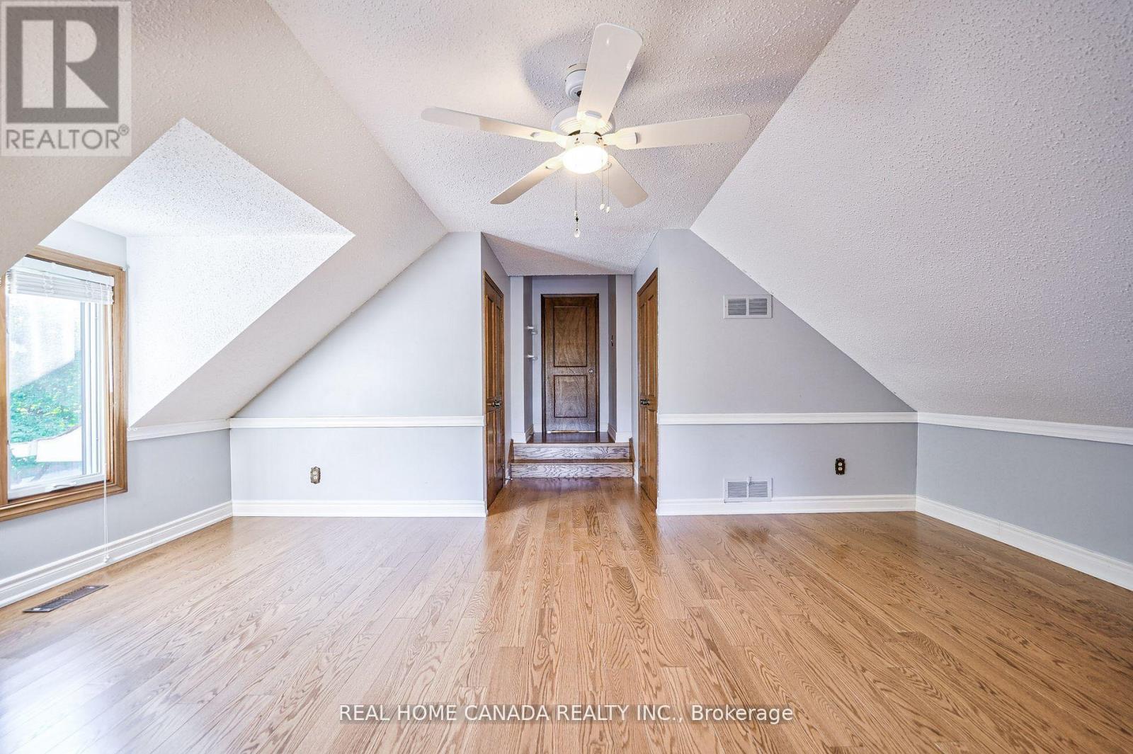 529 Pipers Green, Oakville, Ontario  L6M 1H2 - Photo 22 - W12921874