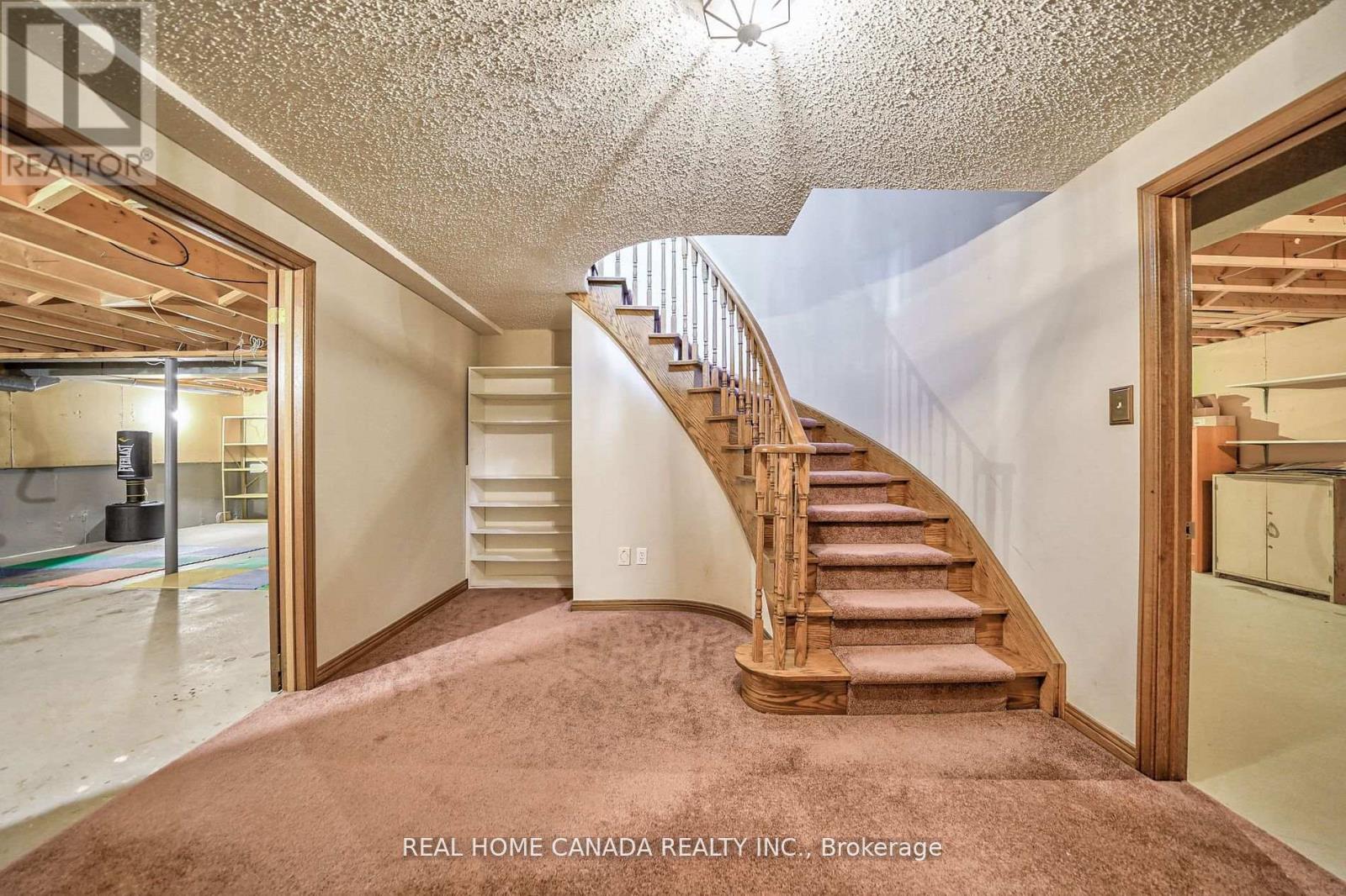 529 Pipers Green, Oakville, Ontario  L6M 1H2 - Photo 32 - W12921874