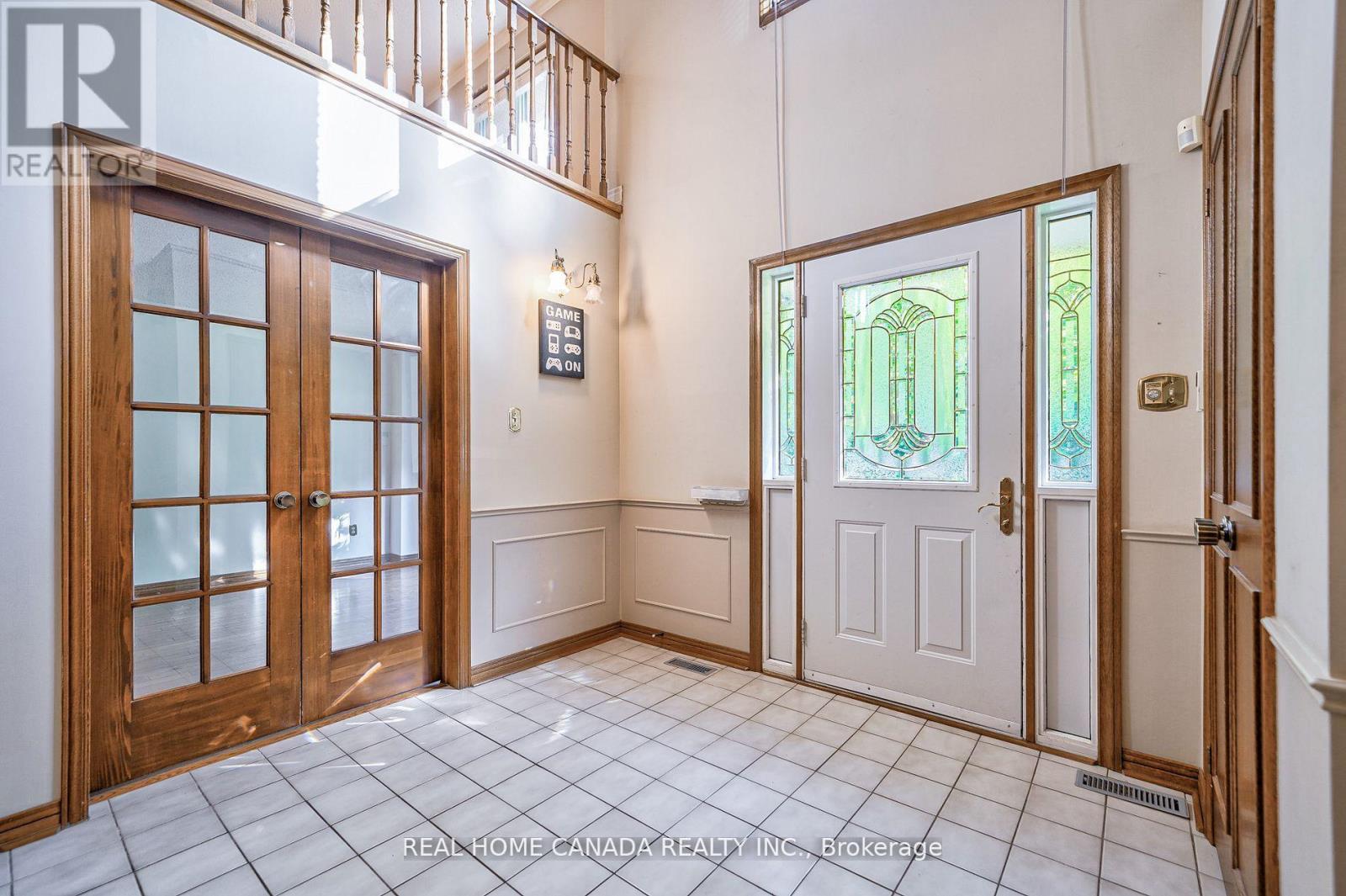 529 Pipers Green, Oakville, Ontario  L6M 1H2 - Photo 5 - W12921874