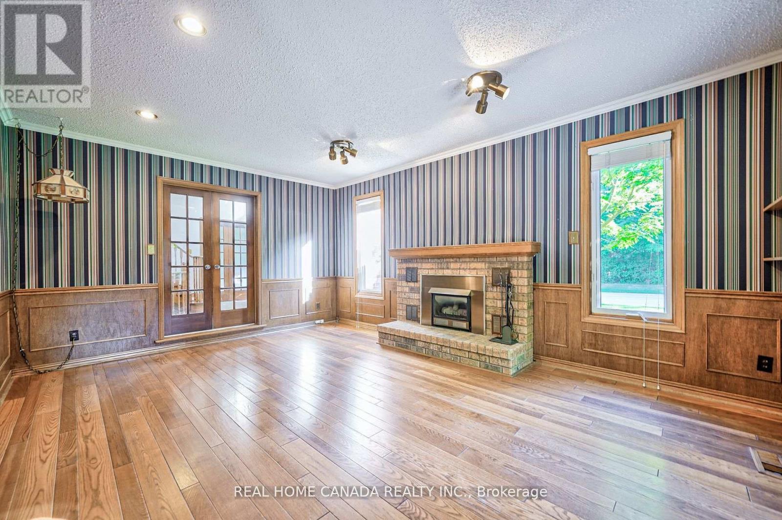 529 Pipers Green, Oakville, Ontario  L6M 1H2 - Photo 8 - W12921874