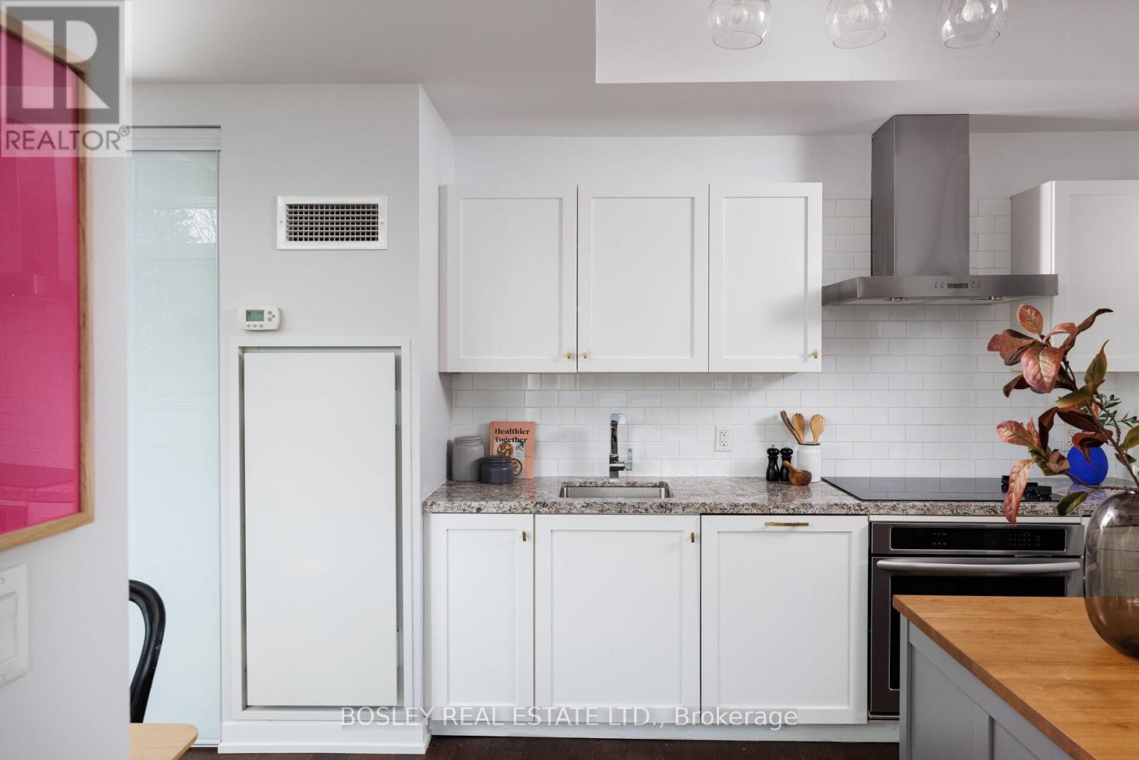 209 - 36 Howard Park Avenue, Toronto, Ontario  M6R 0A5 - Photo 20 - W12921896