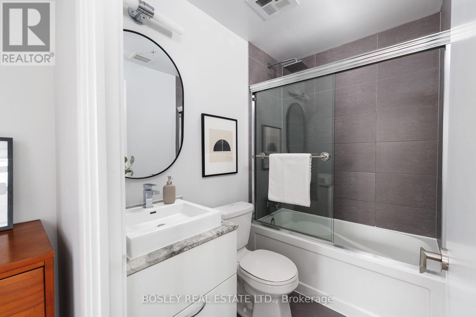 209 - 36 Howard Park Avenue, Toronto, Ontario  M6R 0A5 - Photo 33 - W12921896