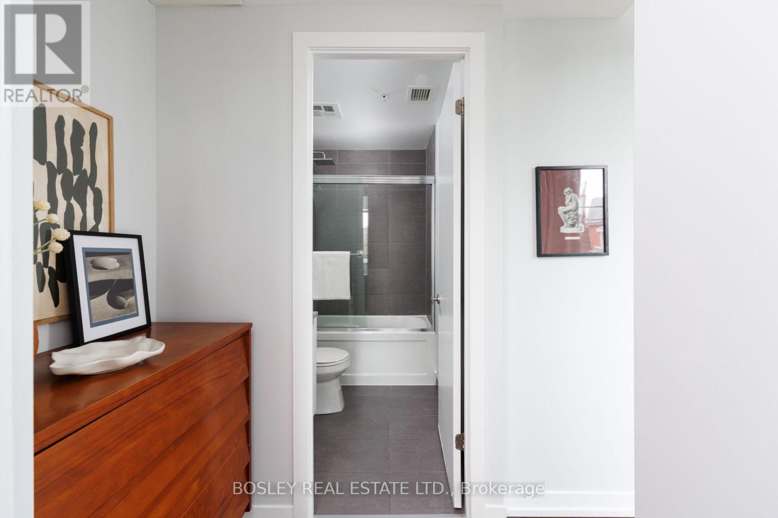 209 - 36 Howard Park Avenue, Toronto, Ontario  M6R 0A5 - Photo 34 - W12921896