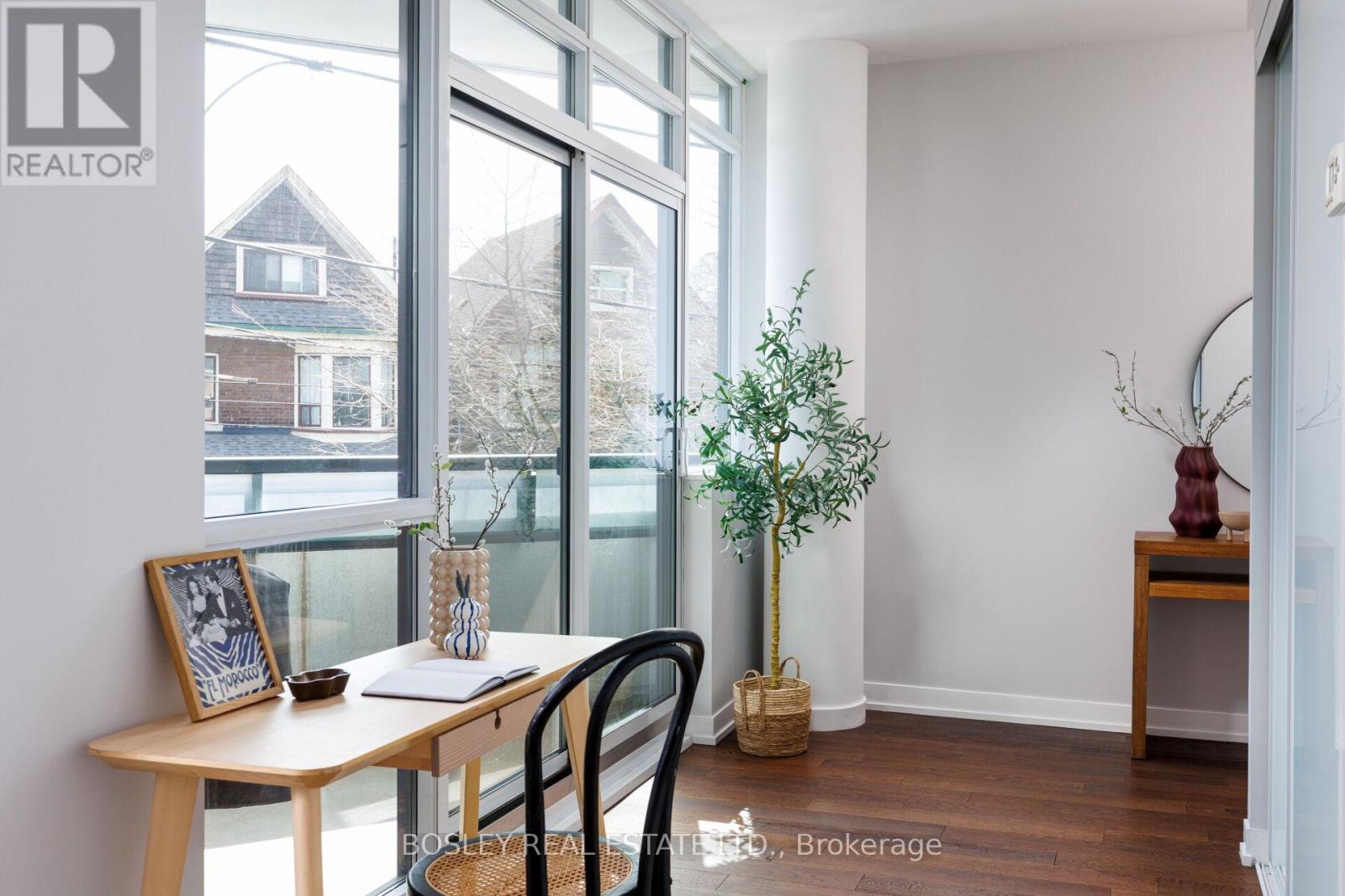 209 - 36 Howard Park Avenue, Toronto, Ontario  M6R 0A5 - Photo 6 - W12921896