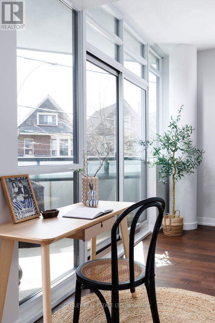 209 - 36 Howard Park Avenue, Toronto, Ontario  M6R 0A5 - Photo 7 - W12921896