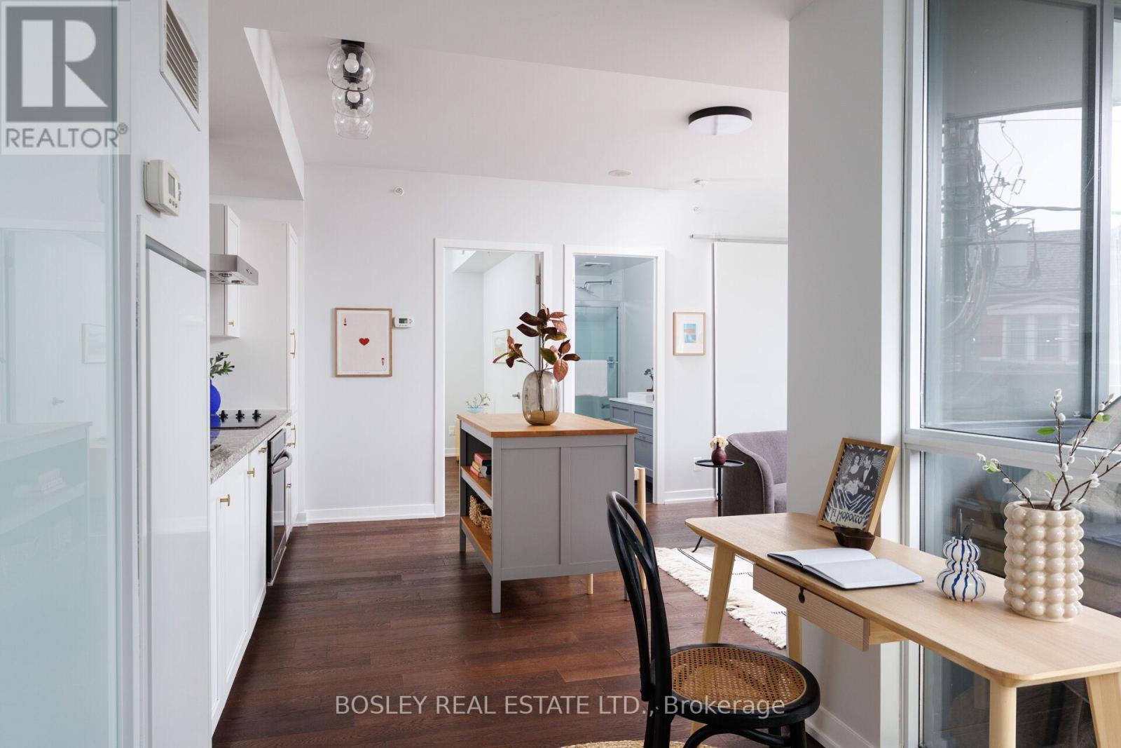 209 - 36 Howard Park Avenue, Toronto, Ontario  M6R 0A5 - Photo 8 - W12921896