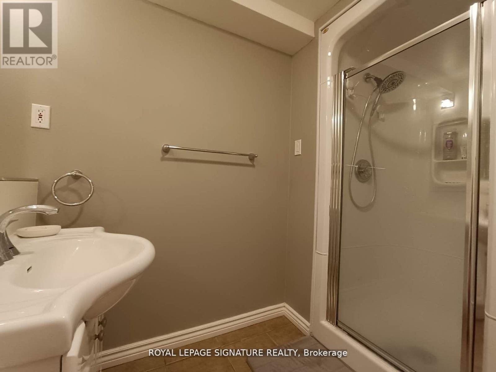 1306 Ludbrook Court, Mississauga, Ontario  L5J 3N9 - Photo 14 - W12921902