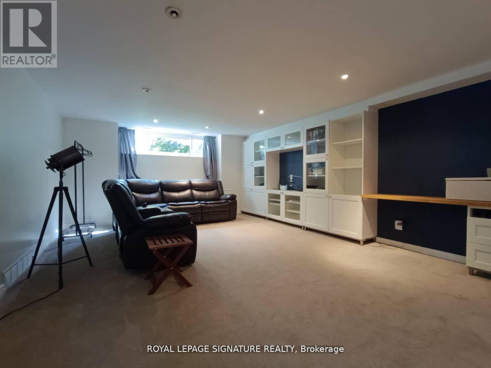 1306 Ludbrook Court, Mississauga, Ontario  L5J 3N9 - Photo 15 - W12921902