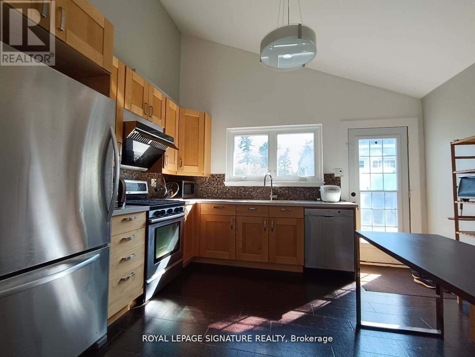 1306 Ludbrook Court, Mississauga, Ontario  L5J 3N9 - Photo 7 - W12921902