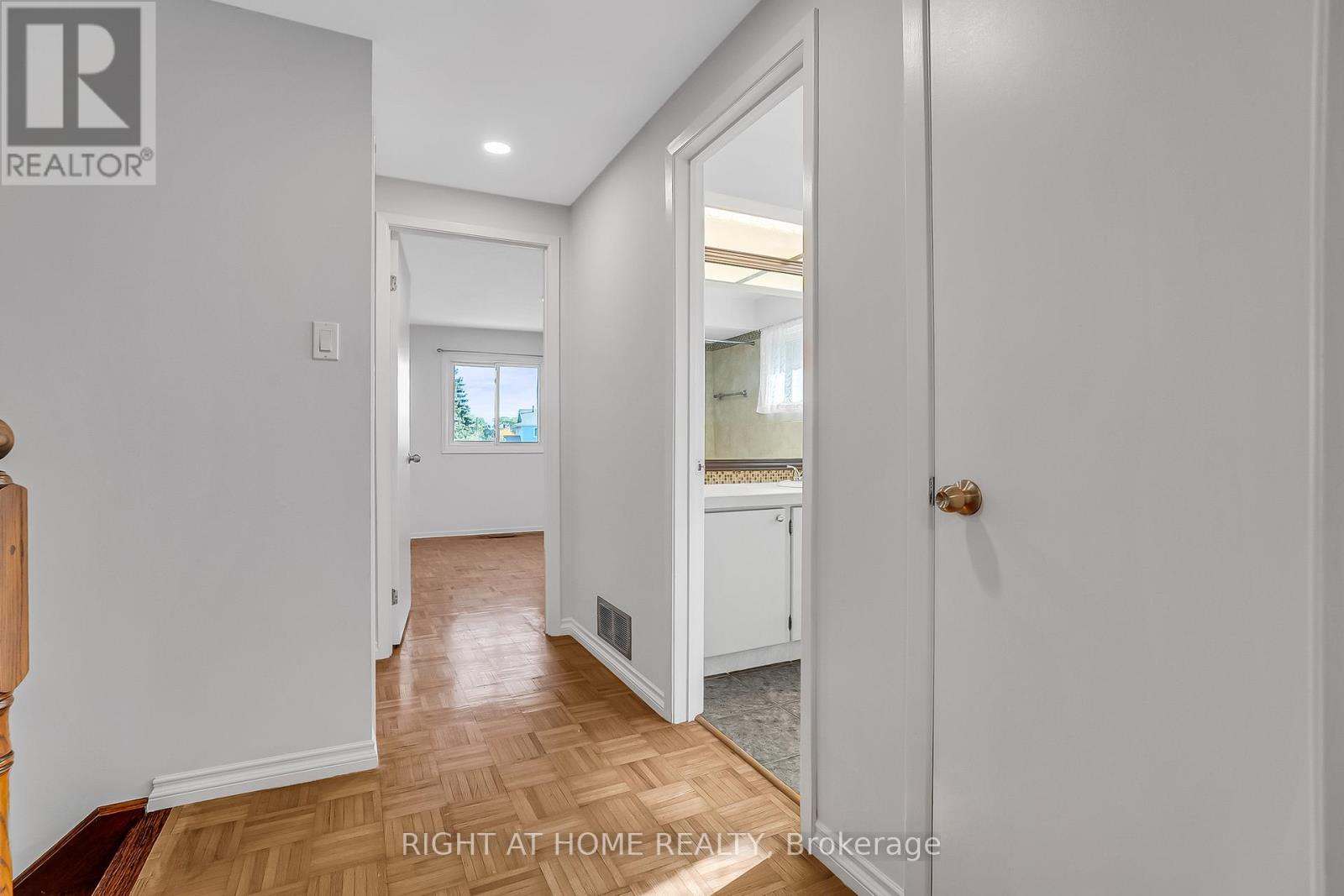 6842 Avila Road, Mississauga, Ontario  L5N 1R8 - Photo 14 - W12921910