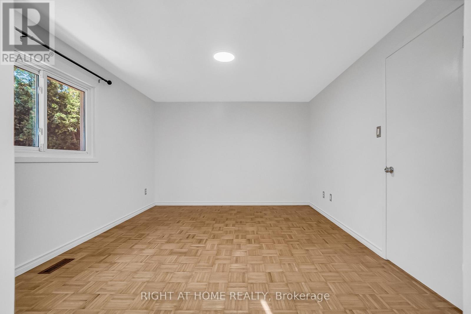 6842 Avila Road, Mississauga, Ontario  L5N 1R8 - Photo 17 - W12921910