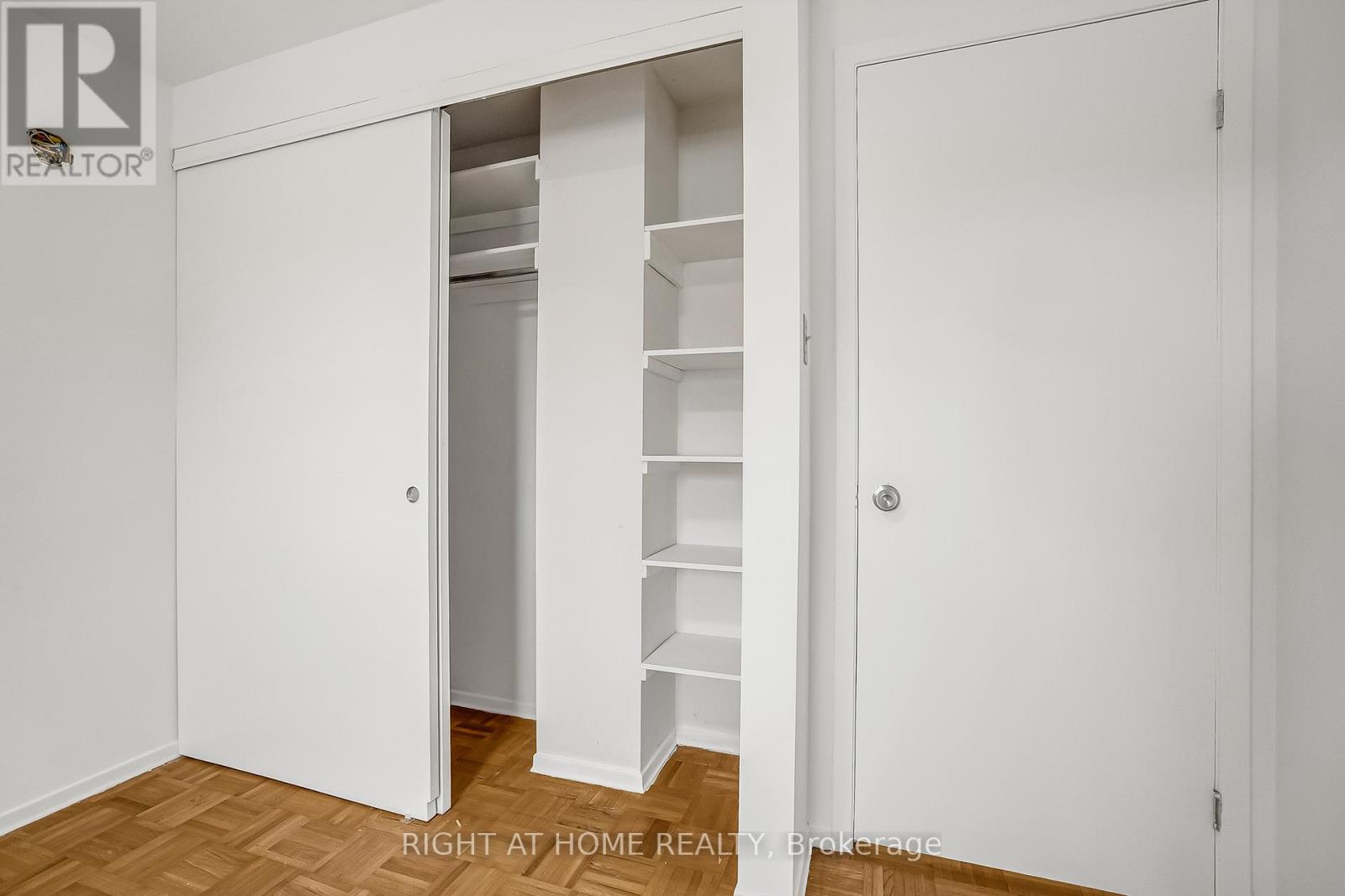 6842 Avila Road, Mississauga, Ontario  L5N 1R8 - Photo 33 - W12921910