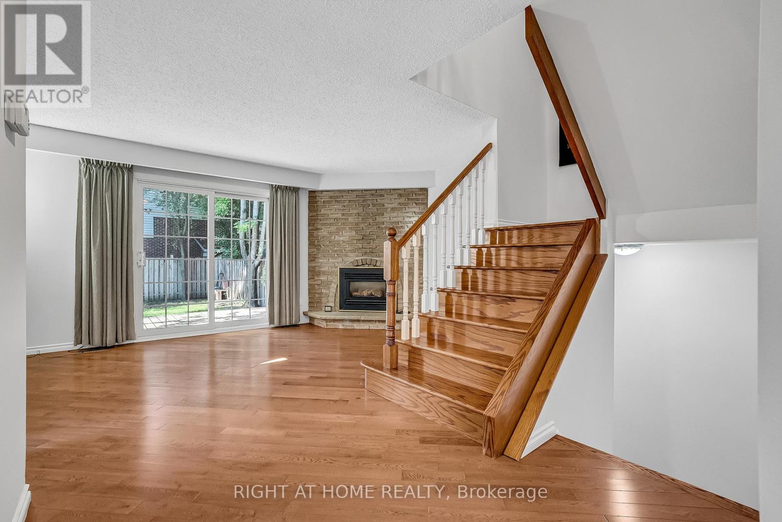 6842 Avila Road, Mississauga, Ontario  L5N 1R8 - Photo 8 - W12921910