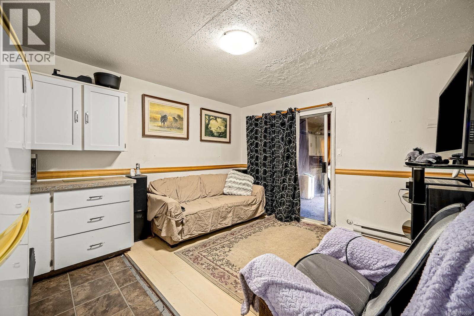 B 2316 Willemar Ave, Courtenay, British Columbia  V9N 3M8 - Photo 18 - 1030038