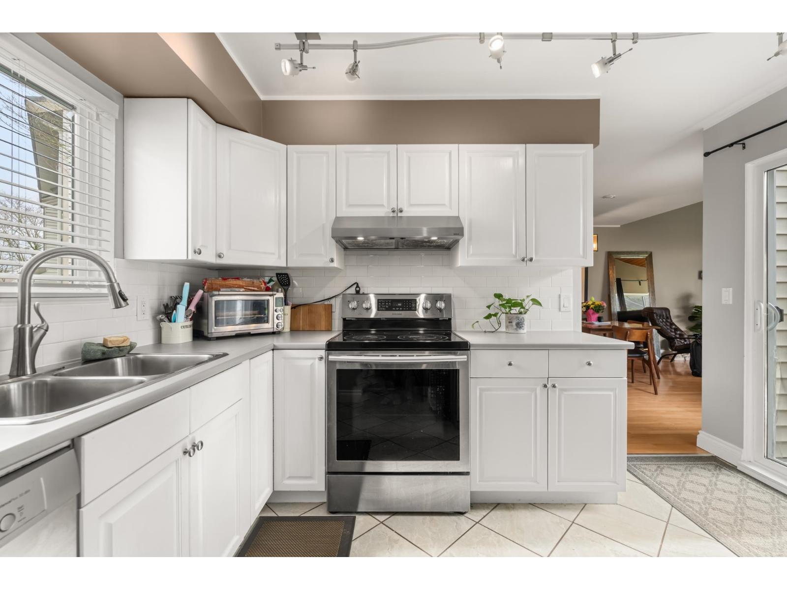 6113 W Greenside Drive, Surrey, British Columbia V3S 5M8 - Photo 11 - R3103817