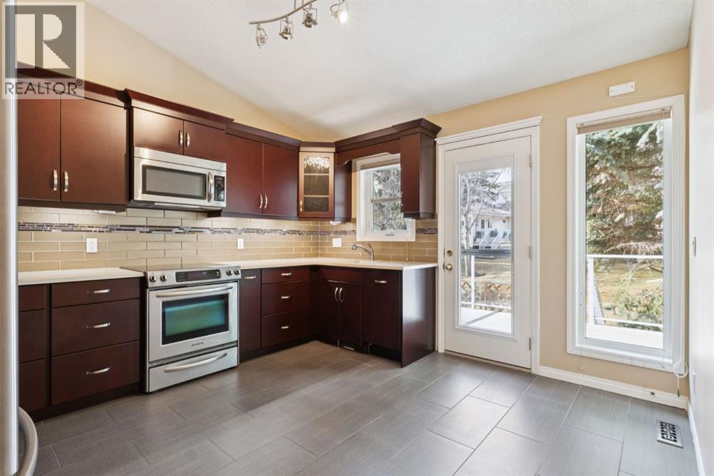 363 Prominence Heights Sw, Calgary, Alberta  T3H 2Z6 - Photo 12 - A2294438