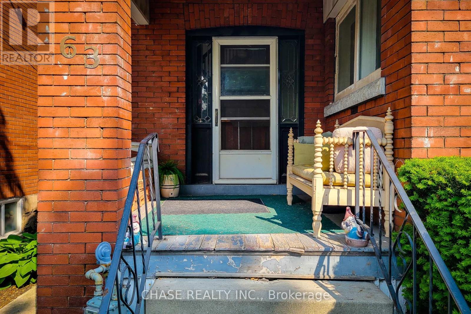 63 Carrick Avenue, Hamilton, Ontario  L8M 2W4 - Photo 3 - X12921868