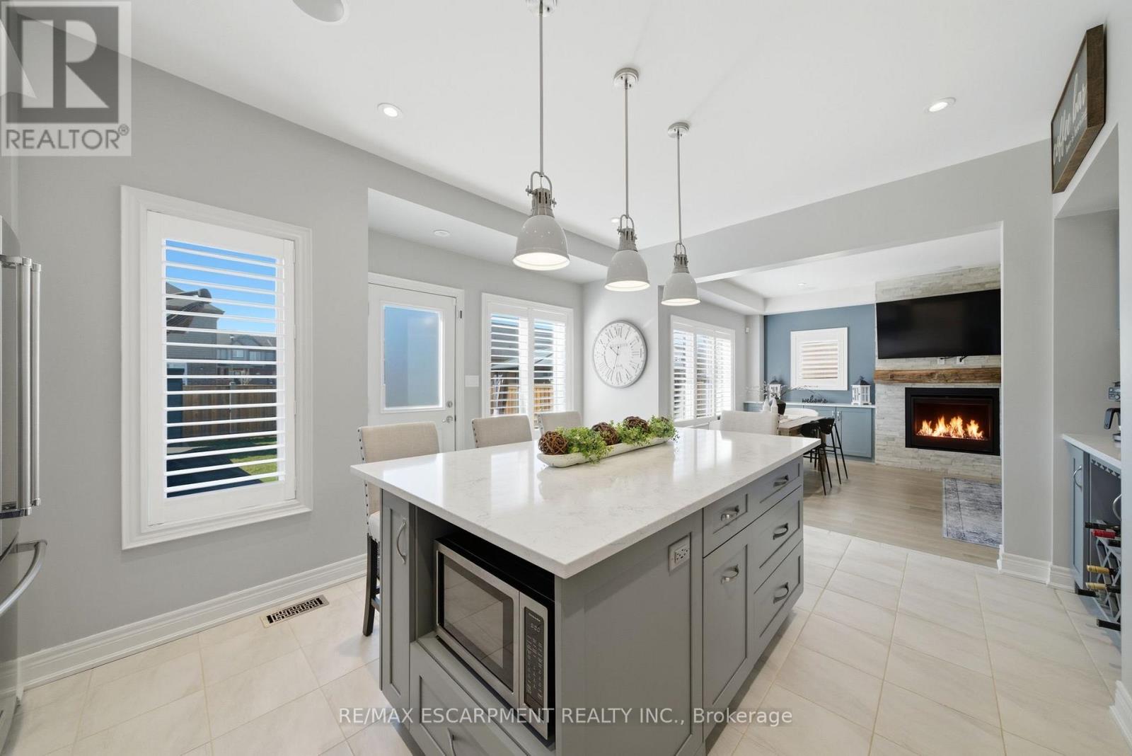 8 Myrtle Street, Pelham, Ontario  L0S 1E6 - Photo 12 - X12921888