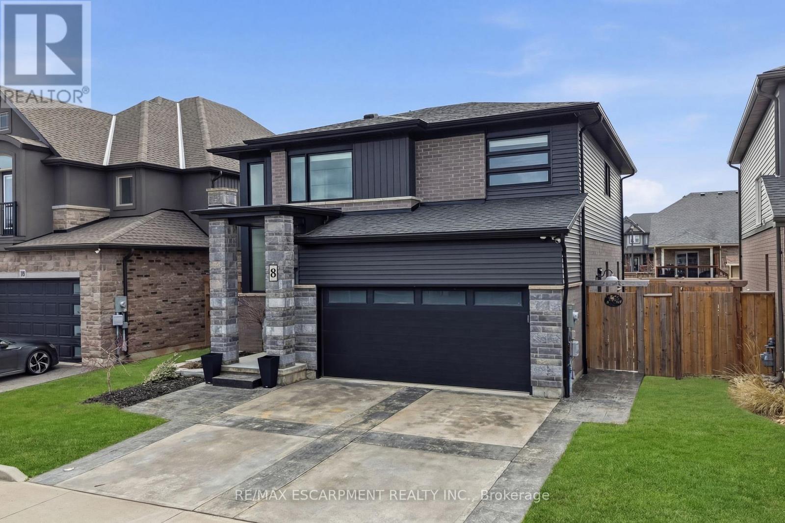 8 Myrtle Street, Pelham, Ontario  L0S 1E6 - Photo 3 - X12921888